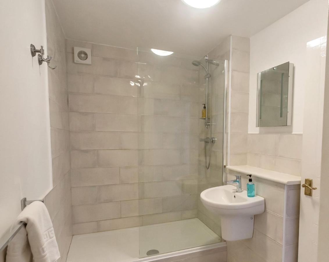 Montpellier Villa Челтнем Екстер'єр фото